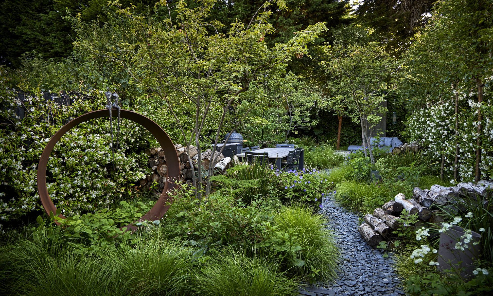 Edgy Woodland Wonderland in Summer — garden by Shoots & Leaves, photograph 1