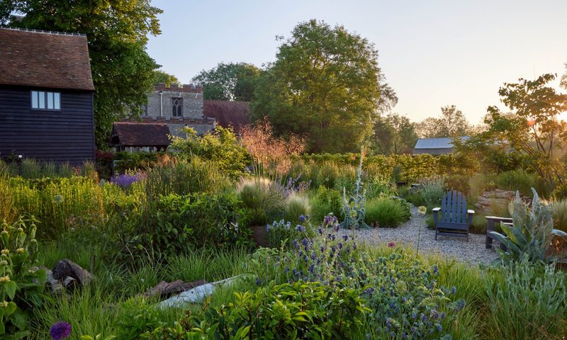 New Beginnings: Church Barn in Spring — garden by Shoots & Leaves, photograph 1