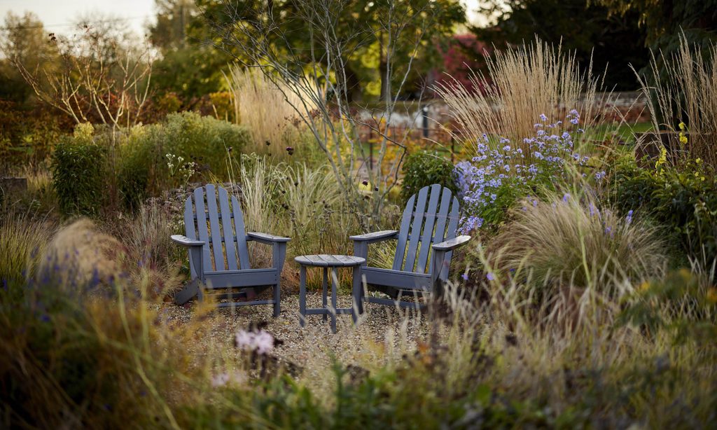 New Beginnings: Church Barn in Autumn — garden by Shoots & Leaves, photograph 13