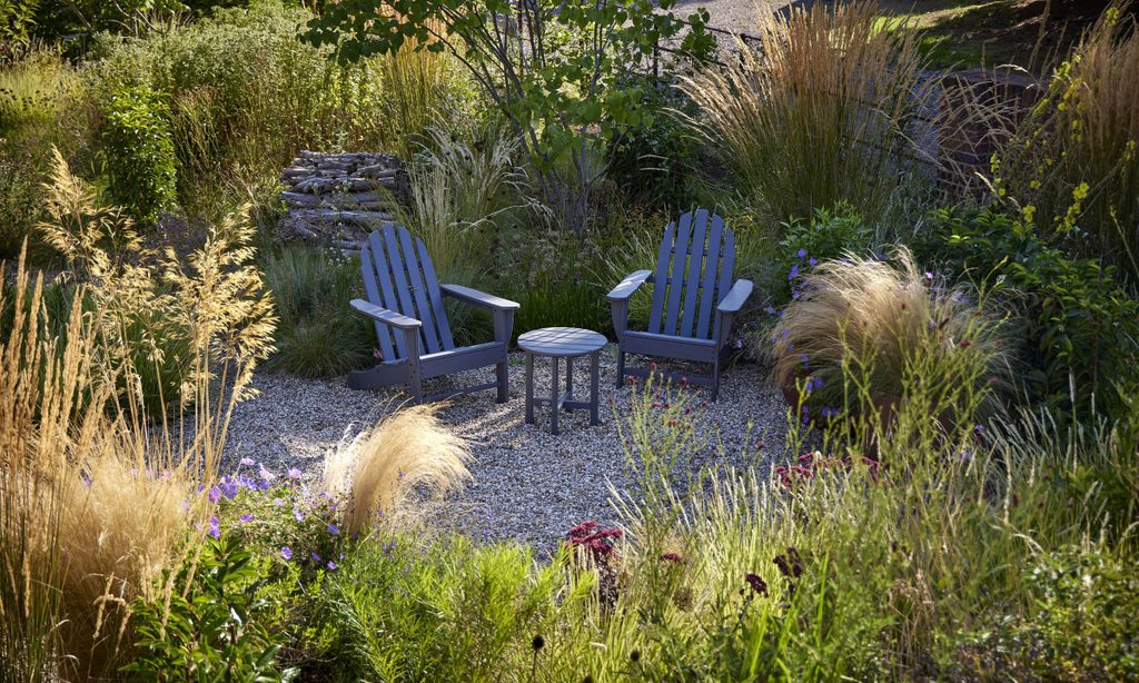 New beginnings: Church Barn in Summer — garden by Shoots & Leaves, photograph 8