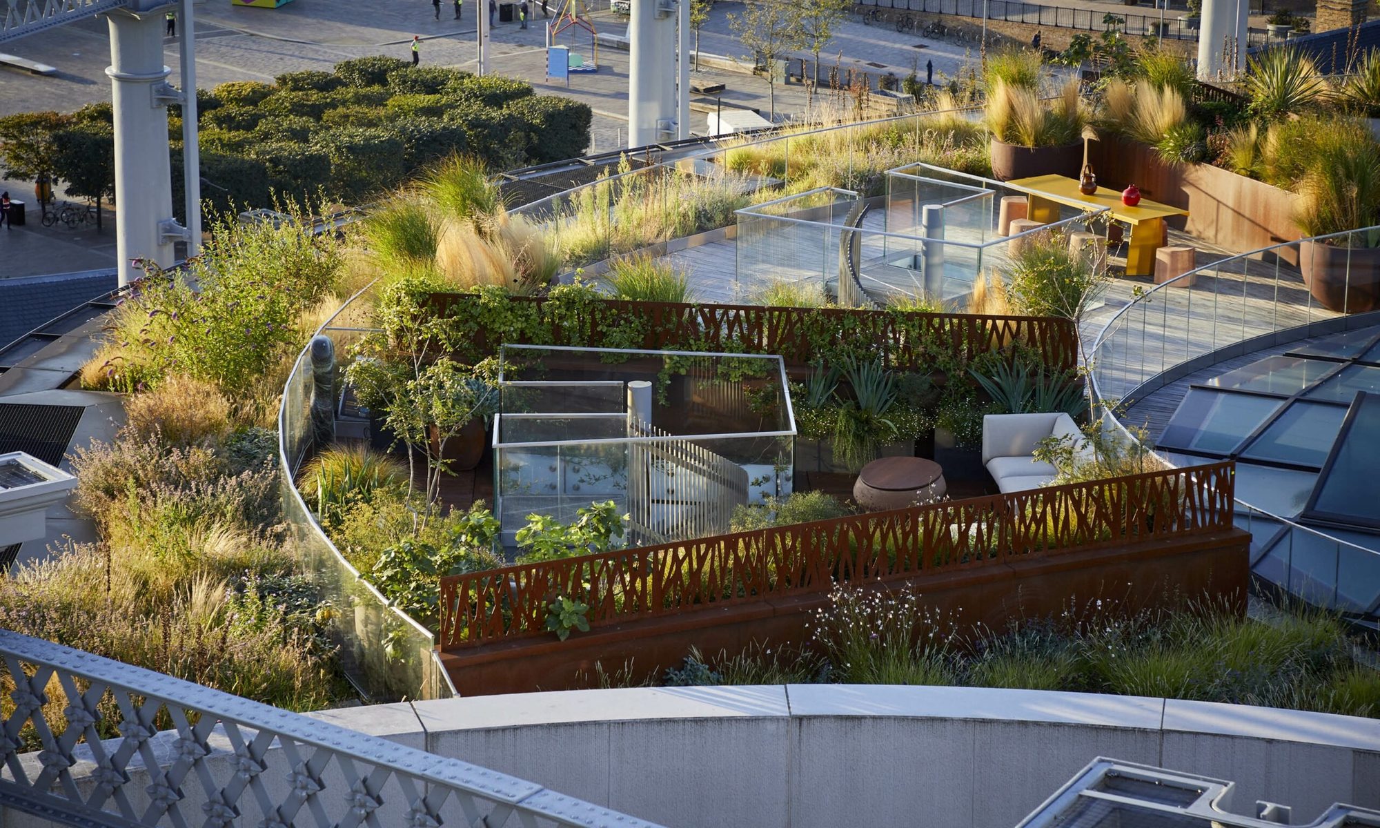 Bird's-Eye View — garden by Shoots & Leaves, photograph 1