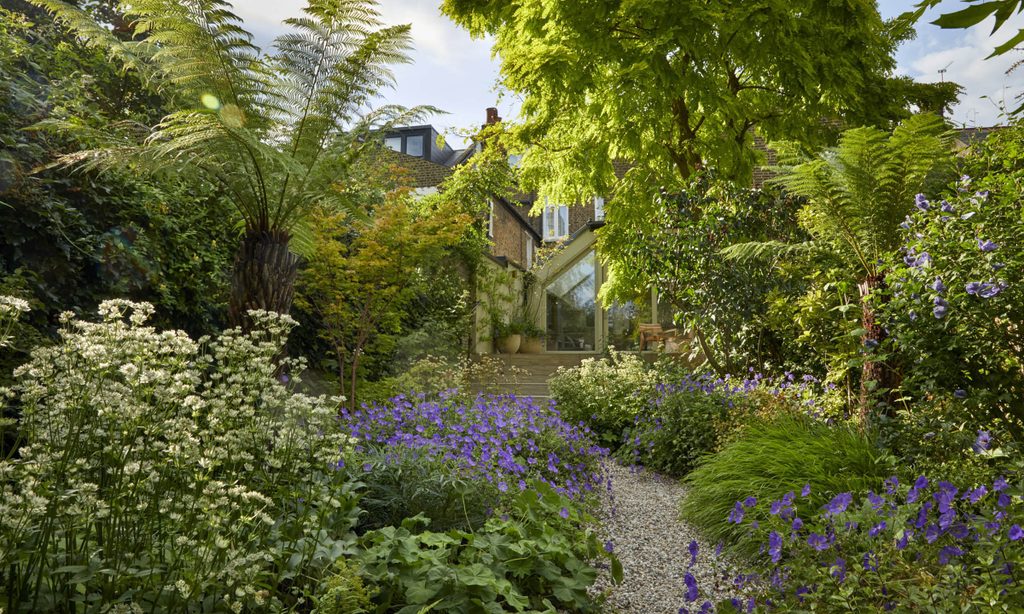 A sense of discovery — garden by Shoots & Leaves, photograph 5